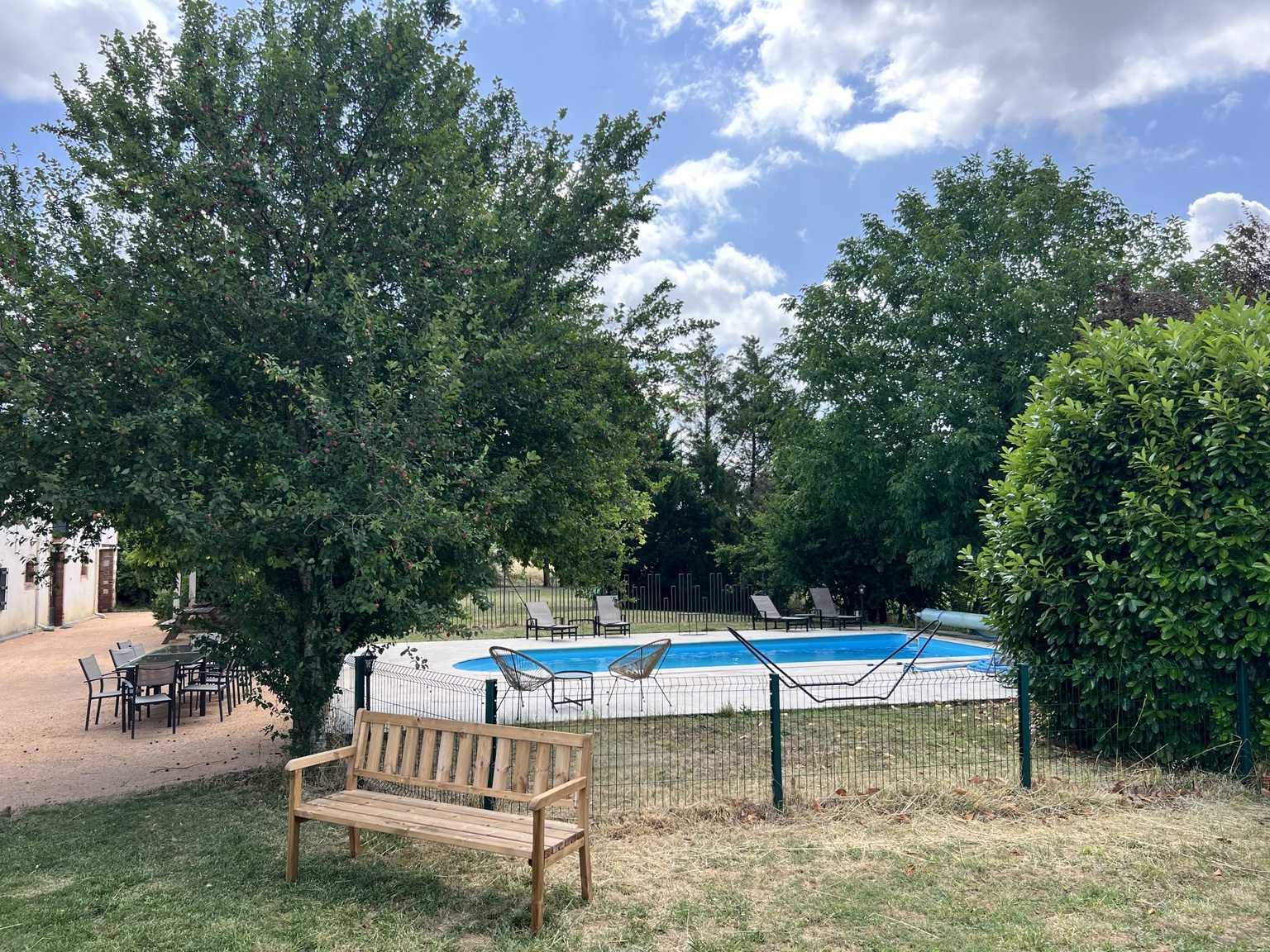 Piscine et transats