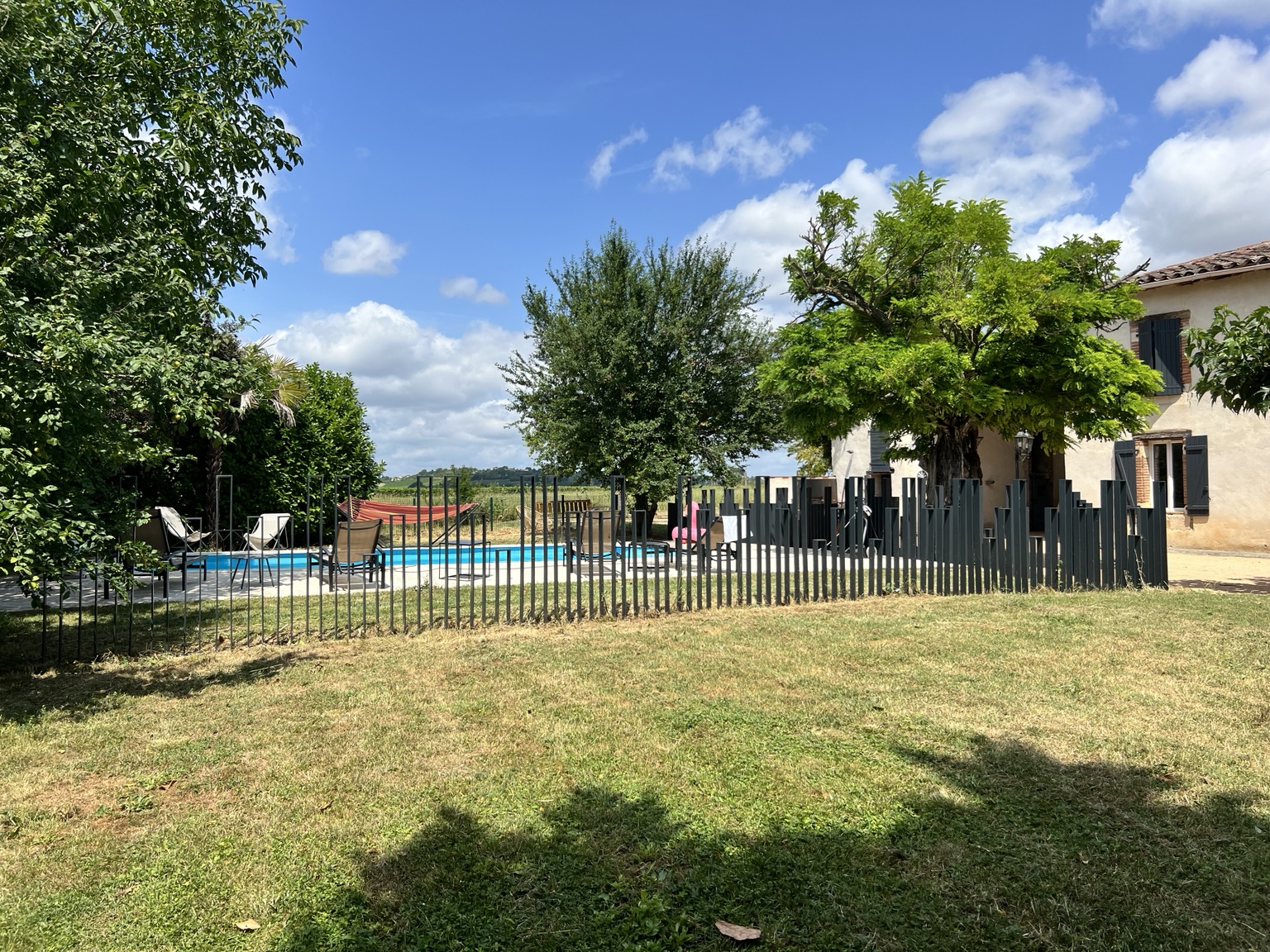 Piscine et hamac